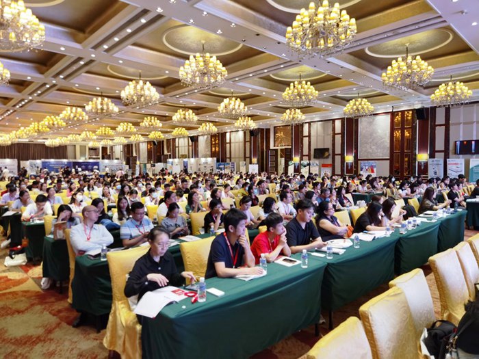 第十四屆藥品質量安全大會首日盛況直擊,億天凈化精彩亮相!